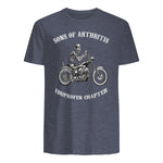 Sprüchewerkstatt Sons mit Arthritis Ibuprofen Chapter Motorradfahrer für Herren, Schwarz, in Heather Navy - back view