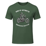 Sprüchewerkstatt Sons mit Arthritis Ibuprofen Chapter Motorradfahrer für Herren, Schwarz, in Military Green - front view