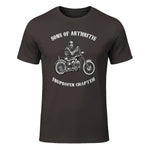 Sprüchewerkstatt Sons mit Arthritis Ibuprofen Chapter Motorradfahrer für Herren, Schwarz, in Dark Chocolate - front view