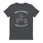 Sprüchewerkstatt Sons mit Arthritis Ibuprofen Chapter Motorradfahrer für Herren, Schwarz, in Charcoal - back view