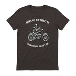 Sprüchewerkstatt Sons mit Arthritis Ibuprofen Chapter Motorradfahrer für Herren, Schwarz, in Dark Chocolate - back view