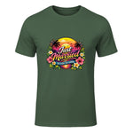 Couple de Jeunes mariés drôle Just Married Tropical Honeymoon in Military Green - front view
