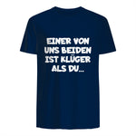 Einer Von Uns Beiden Ist Klüger Als Du in Navy - back view